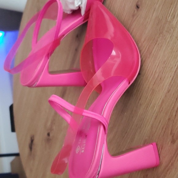 Shoes - Picture 2 of 5